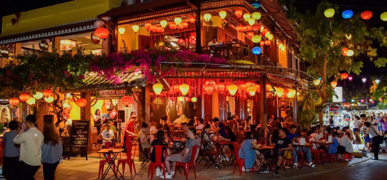 Phố cổ Hội An về đêm