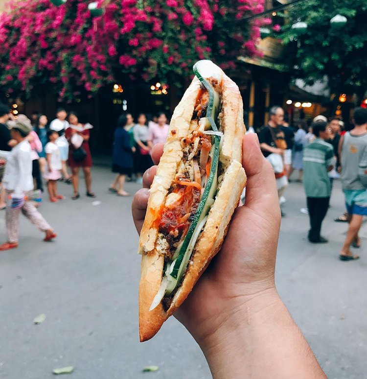 Hội An: Món ăn bánh mì đặc sản
